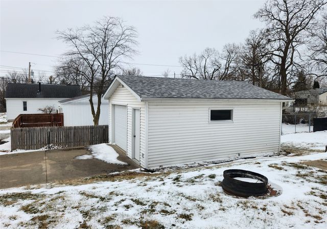 118 E Madison Street, Knoxville, IA 50138