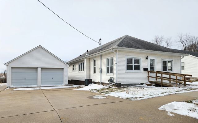 118 E Madison Street, Knoxville, IA 50138