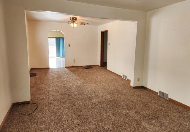 118 E Madison Street, Knoxville, IA 50138