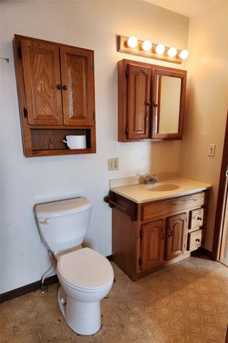 118 E Madison Street, Knoxville, IA 50138