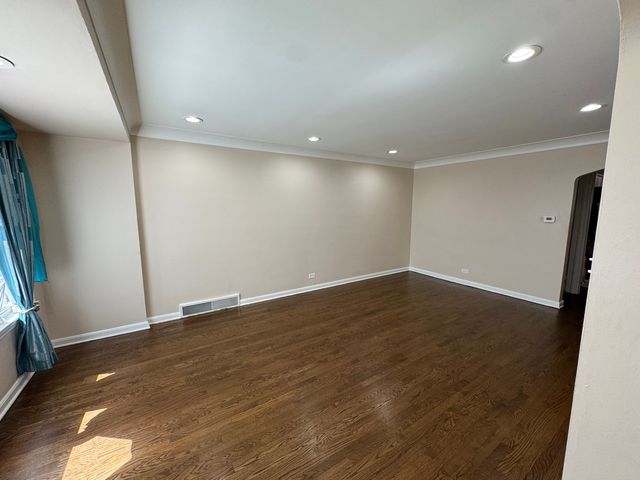 8434 S Luella Avenue, Chicago, IL 60617