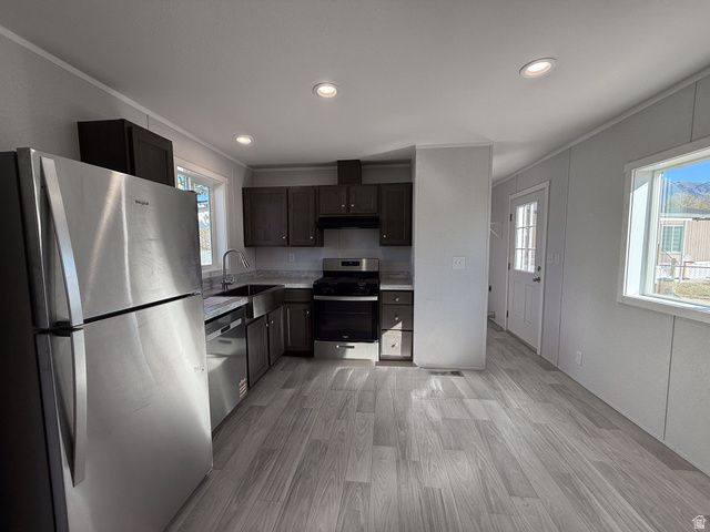 203 DARLINGTON WAY, Layton, UT 84041