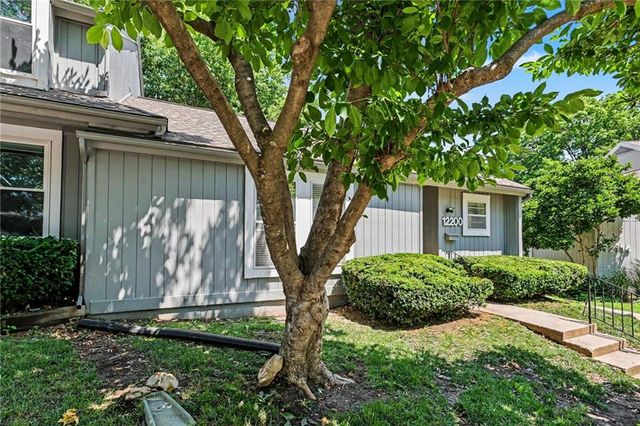 12200 W 79th Terrace, Lenexa, KS 66215