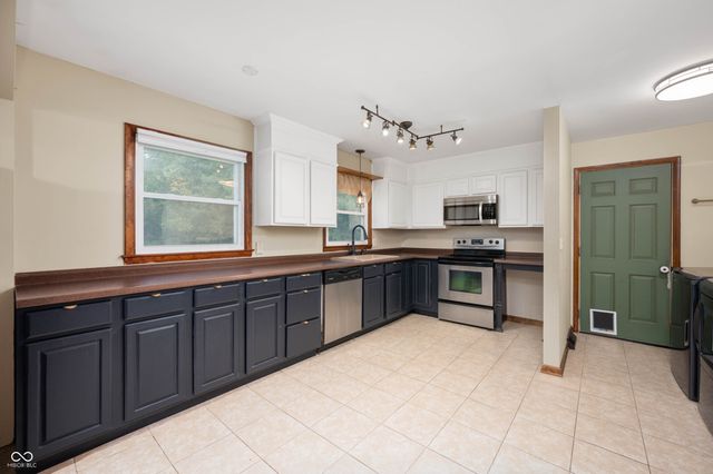 6546 Derbyshire Road, Indianapolis, IN 46227