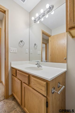 1247 Turtle Creek Road, Lincoln, NE 68521