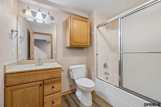 1247 Turtle Creek Road, Lincoln, NE 68521