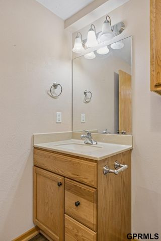 1247 Turtle Creek Road, Lincoln, NE 68521
