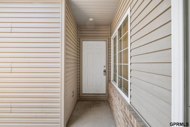 1247 Turtle Creek Road, Lincoln, NE 68521