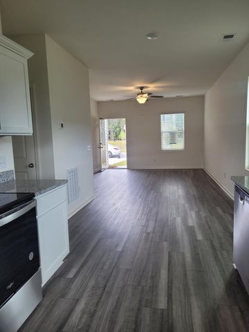 1212 Carriage Wood Circle, Ridgeville, SC 29472