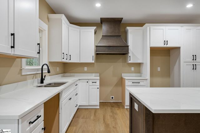 275A Paradise Vista Drive, Williamston, SC 29697