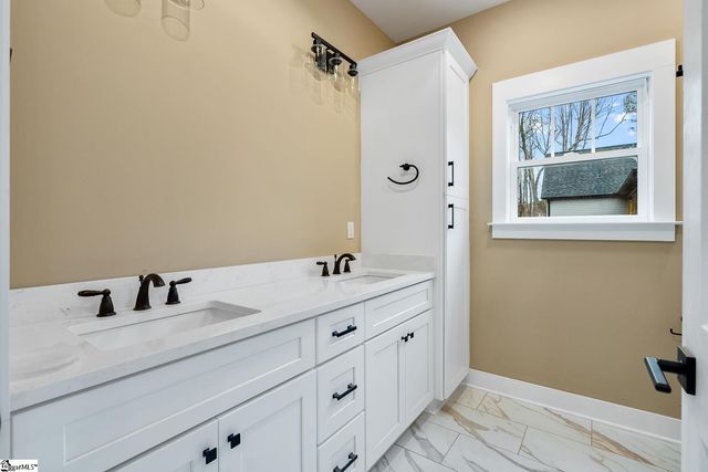 275A Paradise Vista Drive, Williamston, SC 29697