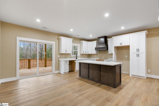 275A Paradise Vista Drive, Williamston, SC 29697