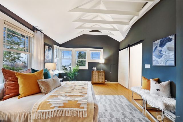 1910 N 38th Street, Seattle, WA 98103