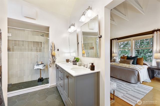 1910 N 38th Street, Seattle, WA 98103