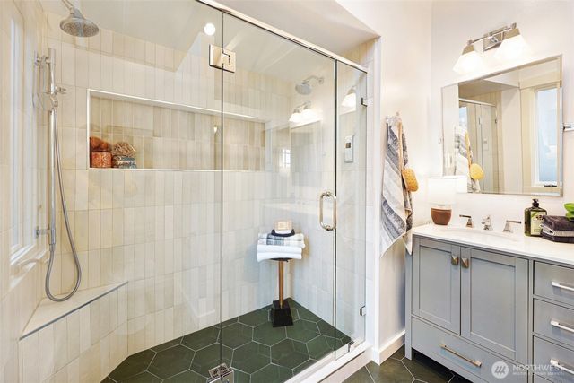 1910 N 38th Street, Seattle, WA 98103