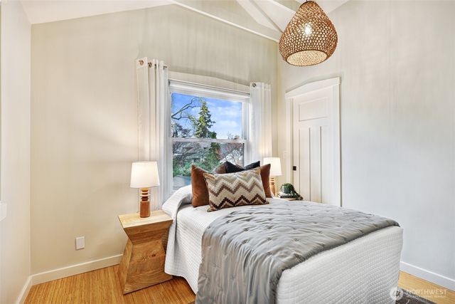 1910 N 38th Street, Seattle, WA 98103