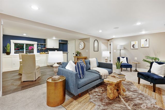 1910 N 38th Street, Seattle, WA 98103