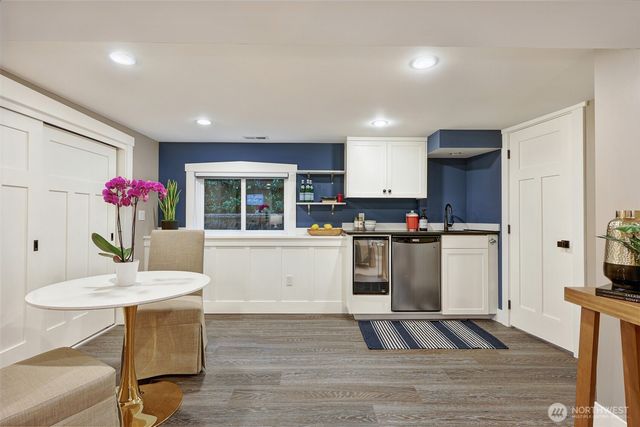 1910 N 38th Street, Seattle, WA 98103