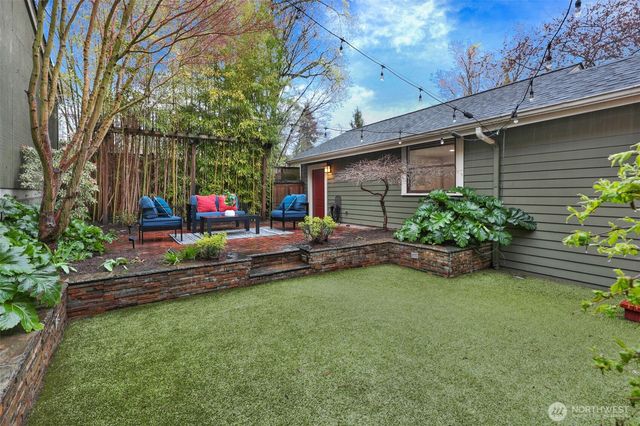 1910 N 38th Street, Seattle, WA 98103