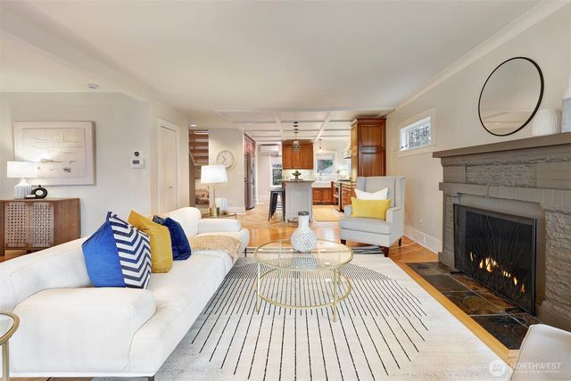 1910 N 38th Street, Seattle, WA 98103