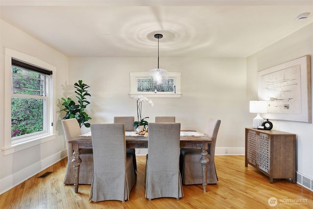 1910 N 38th Street, Seattle, WA 98103