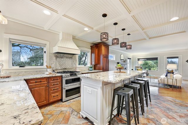 1910 N 38th Street, Seattle, WA 98103