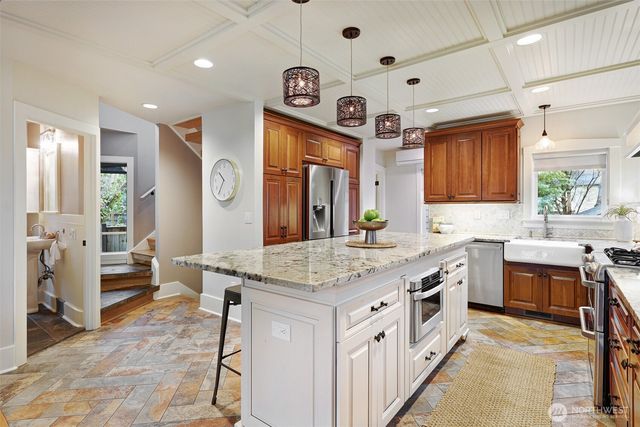 1910 N 38th Street, Seattle, WA 98103