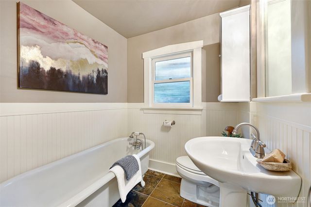 1910 N 38th Street, Seattle, WA 98103