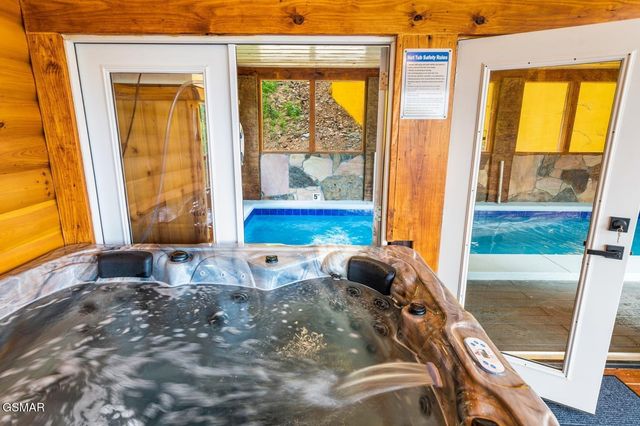 720 Pinecrest Drive, Gatlinburg, TN 37738