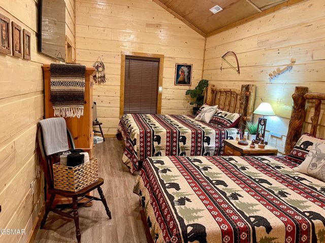 720 Pinecrest Drive, Gatlinburg, TN 37738