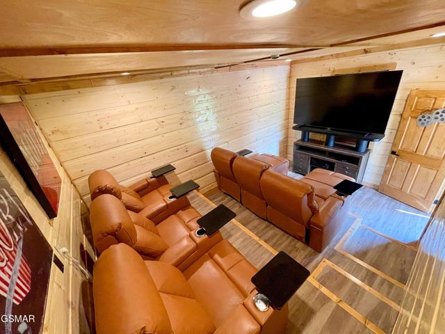 720 Pinecrest Drive, Gatlinburg, TN 37738