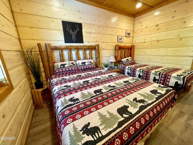 720 Pinecrest Drive, Gatlinburg, TN 37738