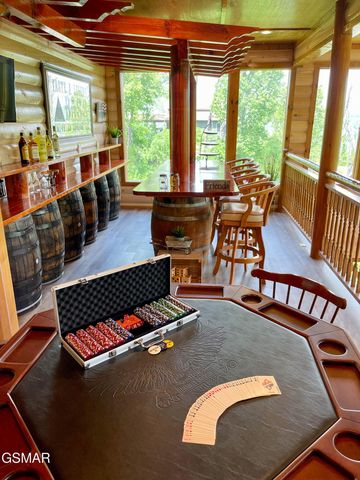 720 Pinecrest Drive, Gatlinburg, TN 37738