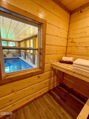 720 Pinecrest Drive, Gatlinburg, TN 37738