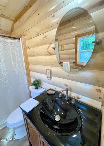 720 Pinecrest Drive, Gatlinburg, TN 37738