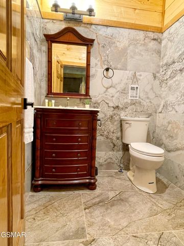 720 Pinecrest Drive, Gatlinburg, TN 37738