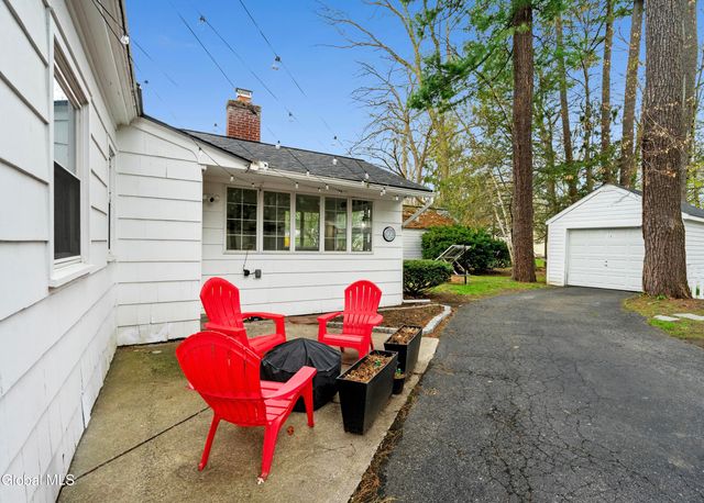 1575 Dean Street, Niskayuna, NY 12309