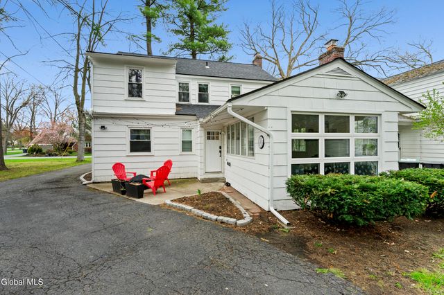 1575 Dean Street, Niskayuna, NY 12309