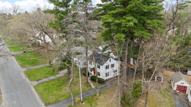 1575 Dean Street, Niskayuna, NY 12309