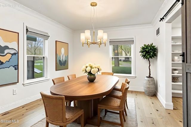 1575 Dean Street, Niskayuna, NY 12309