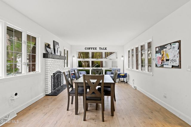 1575 Dean Street, Niskayuna, NY 12309