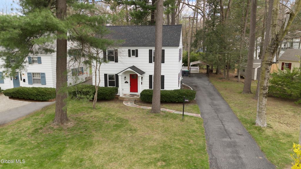 1575 Dean Street, Niskayuna, NY 12309