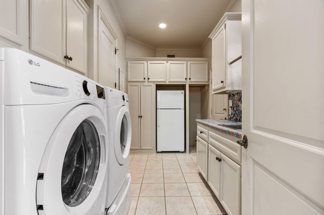 835 Echo Lane, Hedwig Village, TX 77024