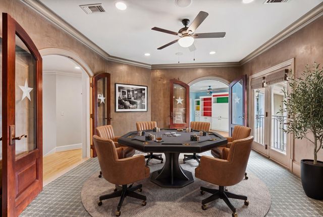 835 Echo Lane, Hedwig Village, TX 77024