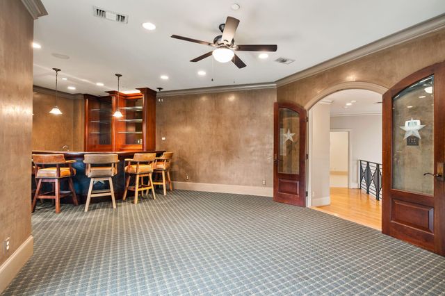 835 Echo Lane, Hedwig Village, TX 77024