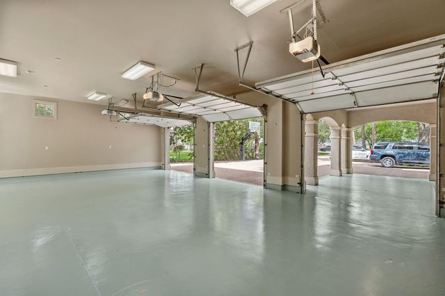 835 Echo Lane, Hedwig Village, TX 77024