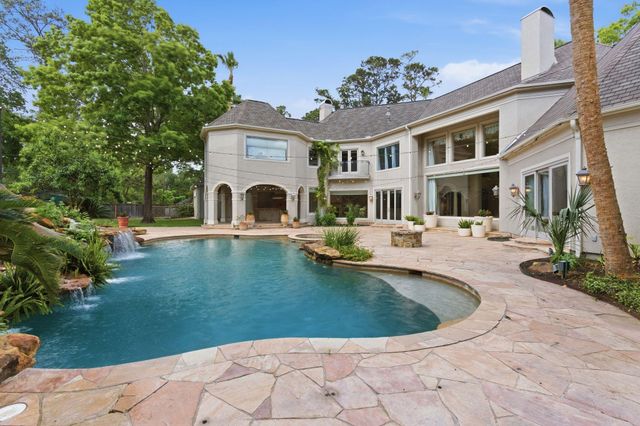835 Echo Lane, Hedwig Village, TX 77024