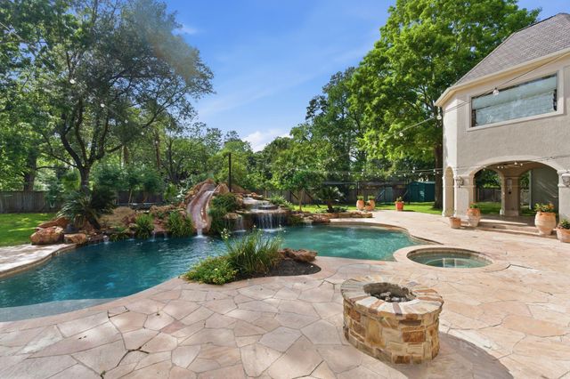 835 Echo Lane, Hedwig Village, TX 77024