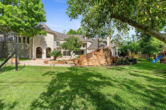 835 Echo Lane, Hedwig Village, TX 77024
