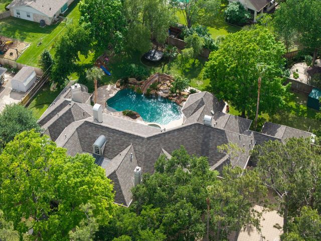 835 Echo Lane, Hedwig Village, TX 77024